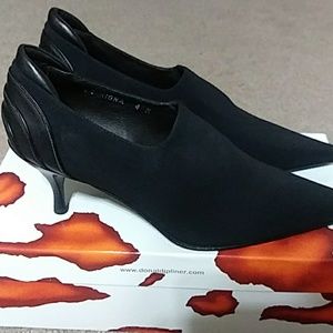 Gorgeous Donald J. Pliner Couture Kitten Heels